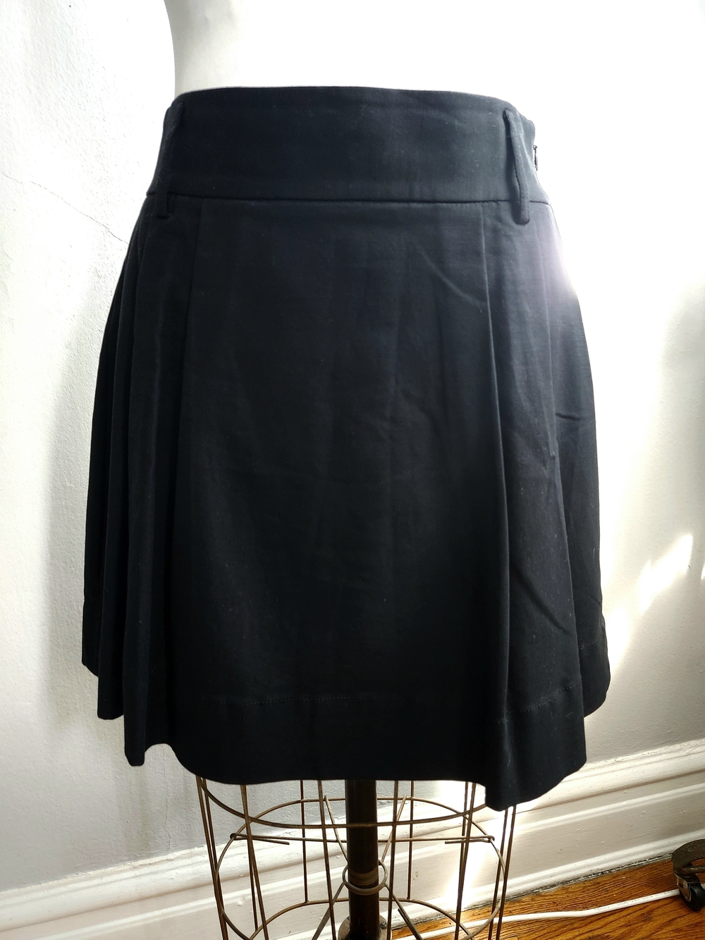 Old Navy Black Pleated Brushed CottonMini Skirt 2 Preppy Versatile